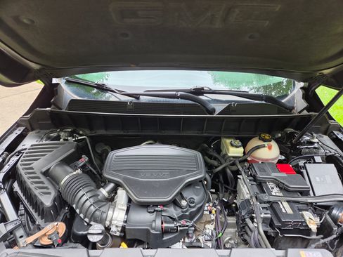 Used 2017 GMC Acadia SLE FWD image 15