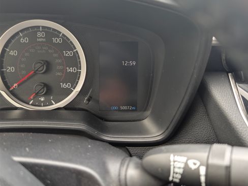 Used 2021 Toyota Corolla SE w/ SE Premium Package image 12