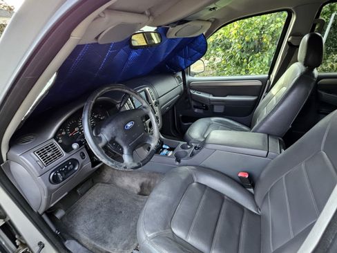 Used 2003 Ford Explorer XLT image 12