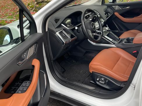 Used 2020 Jaguar I-PACE SE image 16