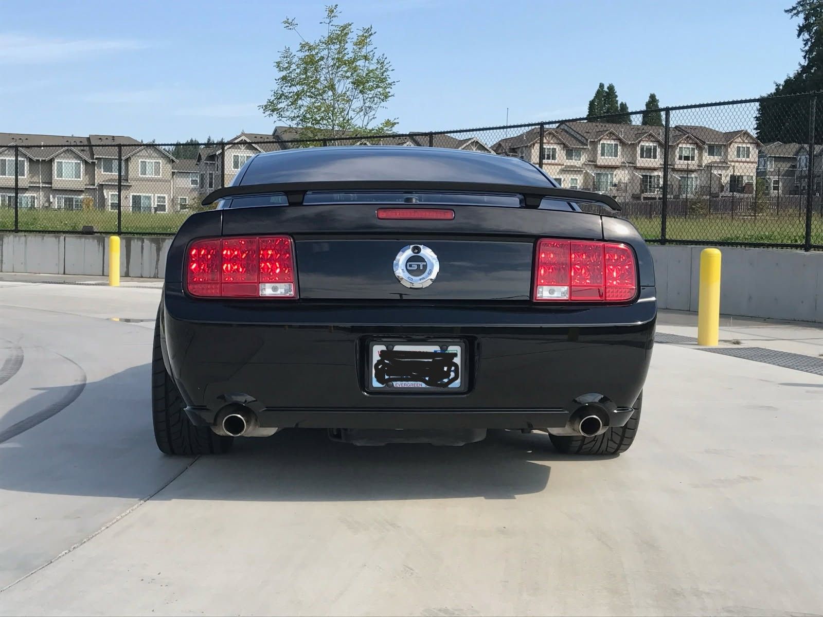 Used 2009 Ford Mustang GT Premium RWD image 2