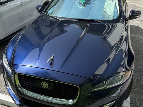 Used 2018 Jaguar XJ R-Sport RWD image 4
