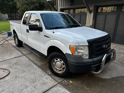 Used 2010 Ford F150 XL image 2