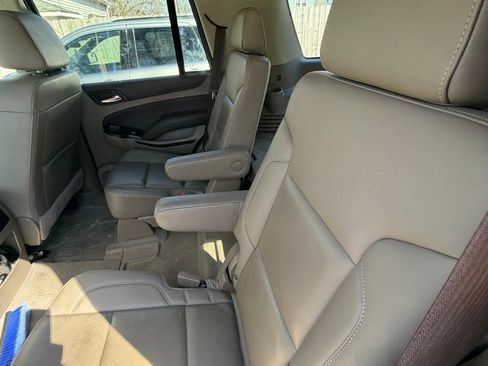 Used 2019 Chevrolet Tahoe LT w/ LT Signature Package image 6