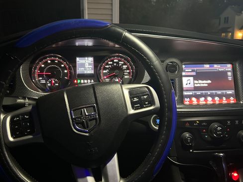 Used 2011 Dodge Charger R/T image 5