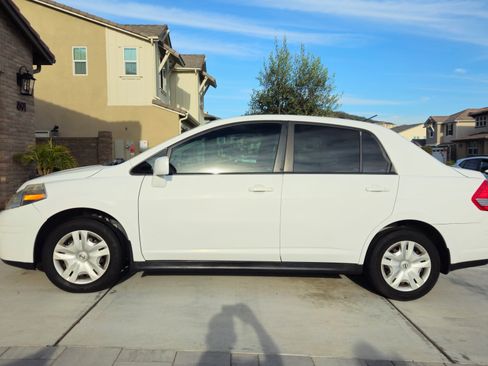 Used 2010 Nissan Versa 1.8 S w/ PWR Plus Pkg image 5