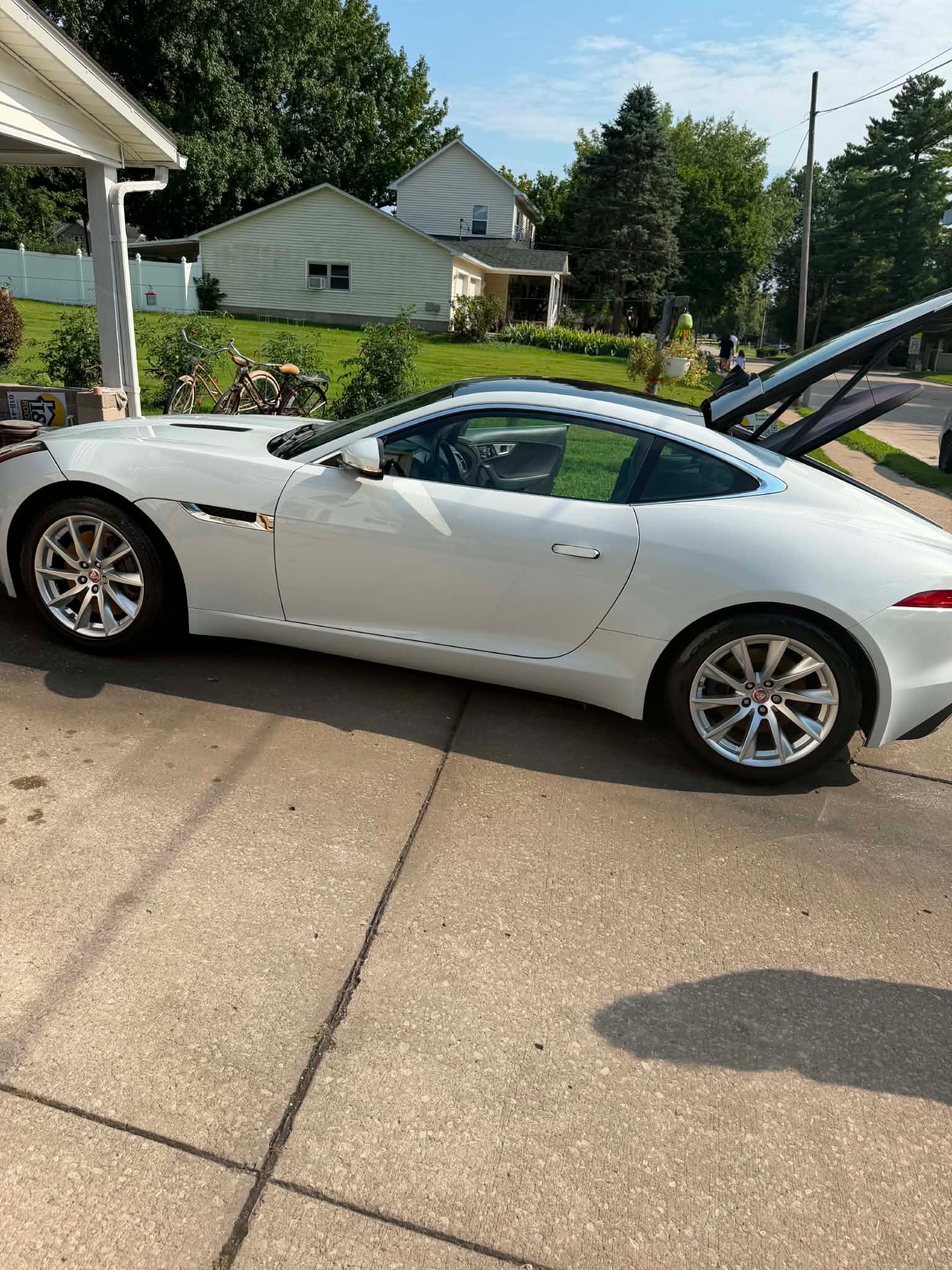 Used 2016 Jaguar F-TYPE Coupe RWD image 5