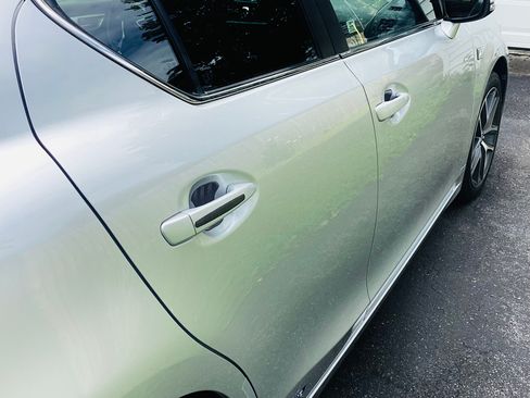 Used 2015 Lexus CT 200h w/ Navigation Package FWD image 5
