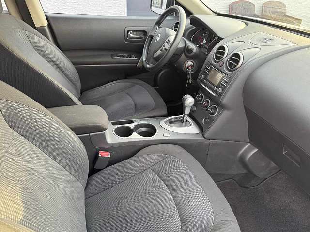 Used 2013 Nissan Rogue SV w/ Premium Pkg FWD image 9