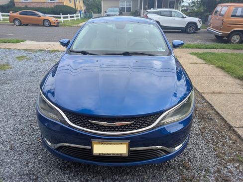 Used 2015 Chrysler 200 Limited FWD image 2