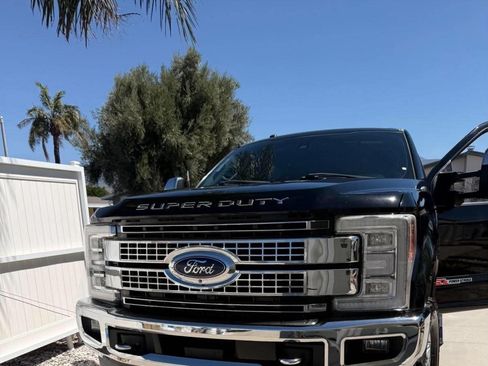 Used 2017 Ford F350 Platinum w/ Platinum Ultimate Package AWD/4WD image 8