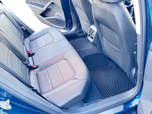 Used 2018 Volkswagen Passat 2.0T SE image 18