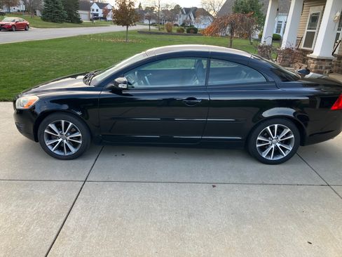 Used 2011 Volvo C70 T5 image 2