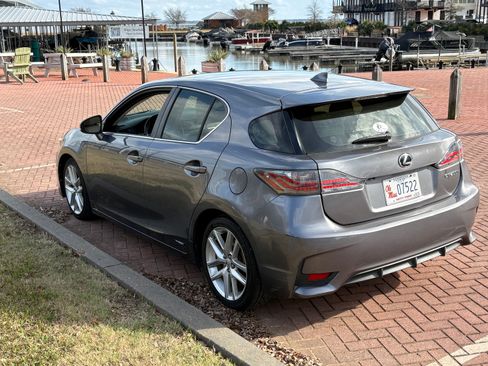 Used 2015 Lexus CT 200h image 8