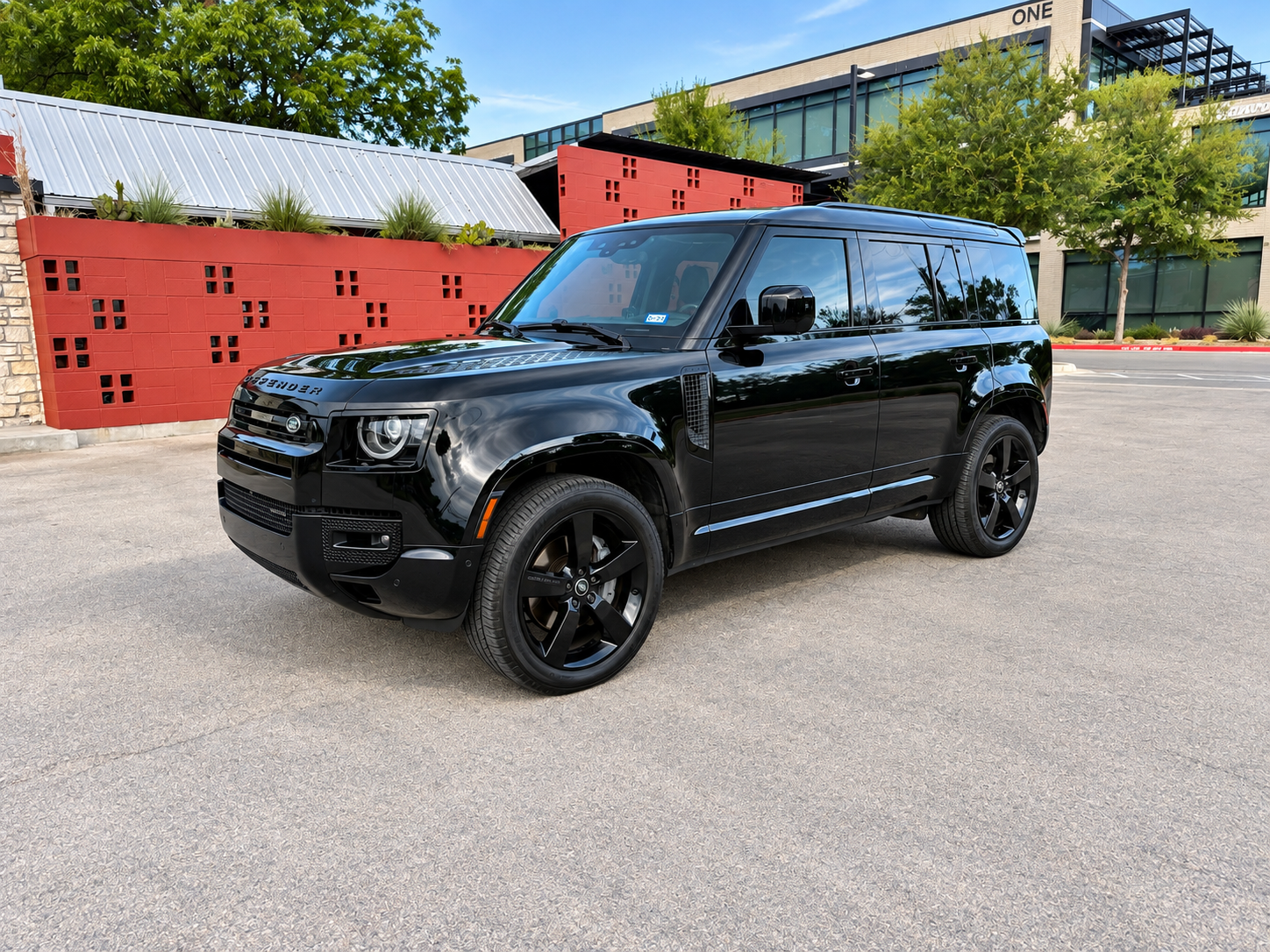 Used 2023 Land Rover Defender 110 X-Dynamic SE AWD/4WD image 9