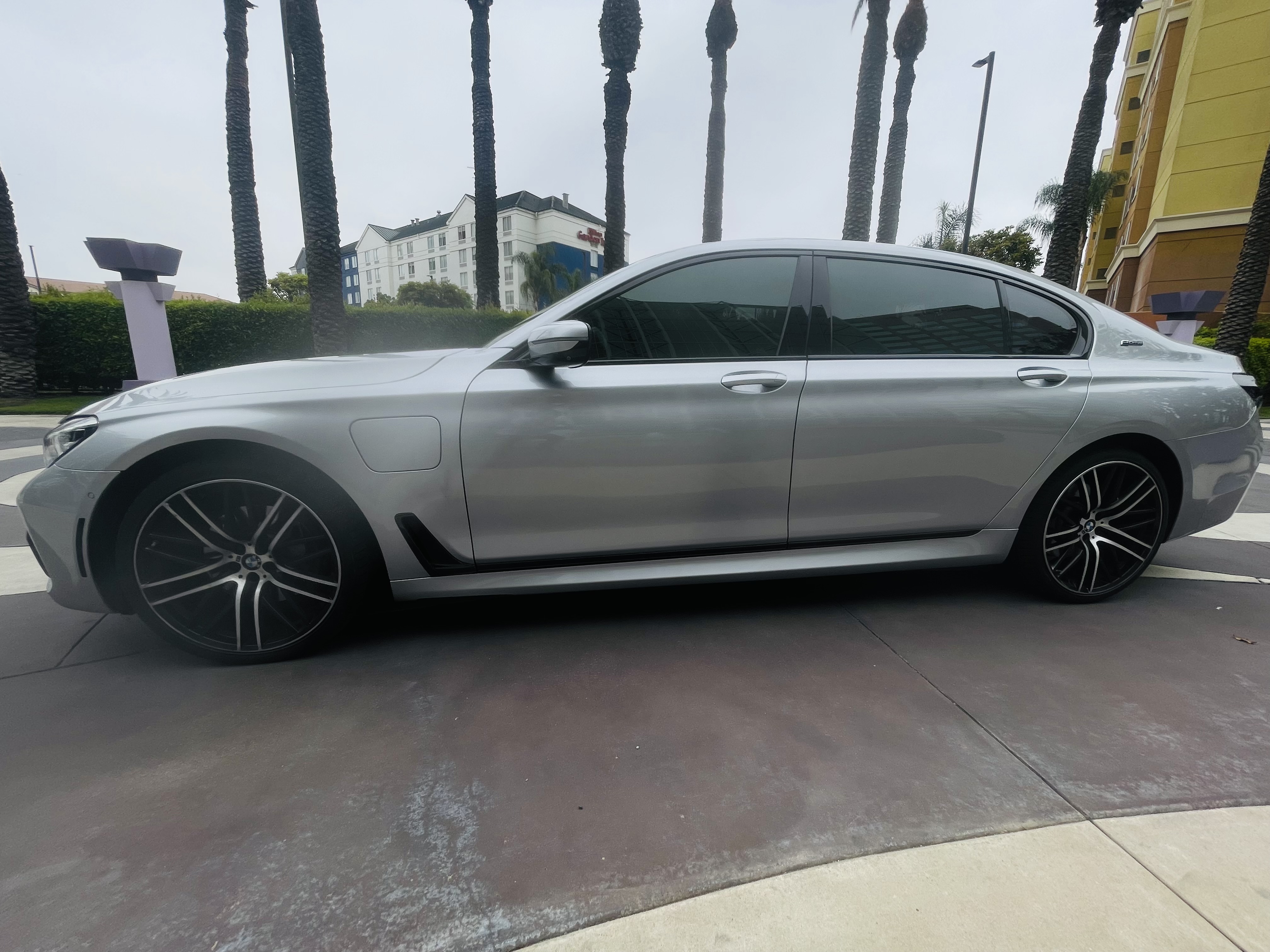 Used 2017 BMW 740e xDrive AWD/4WD image 13
