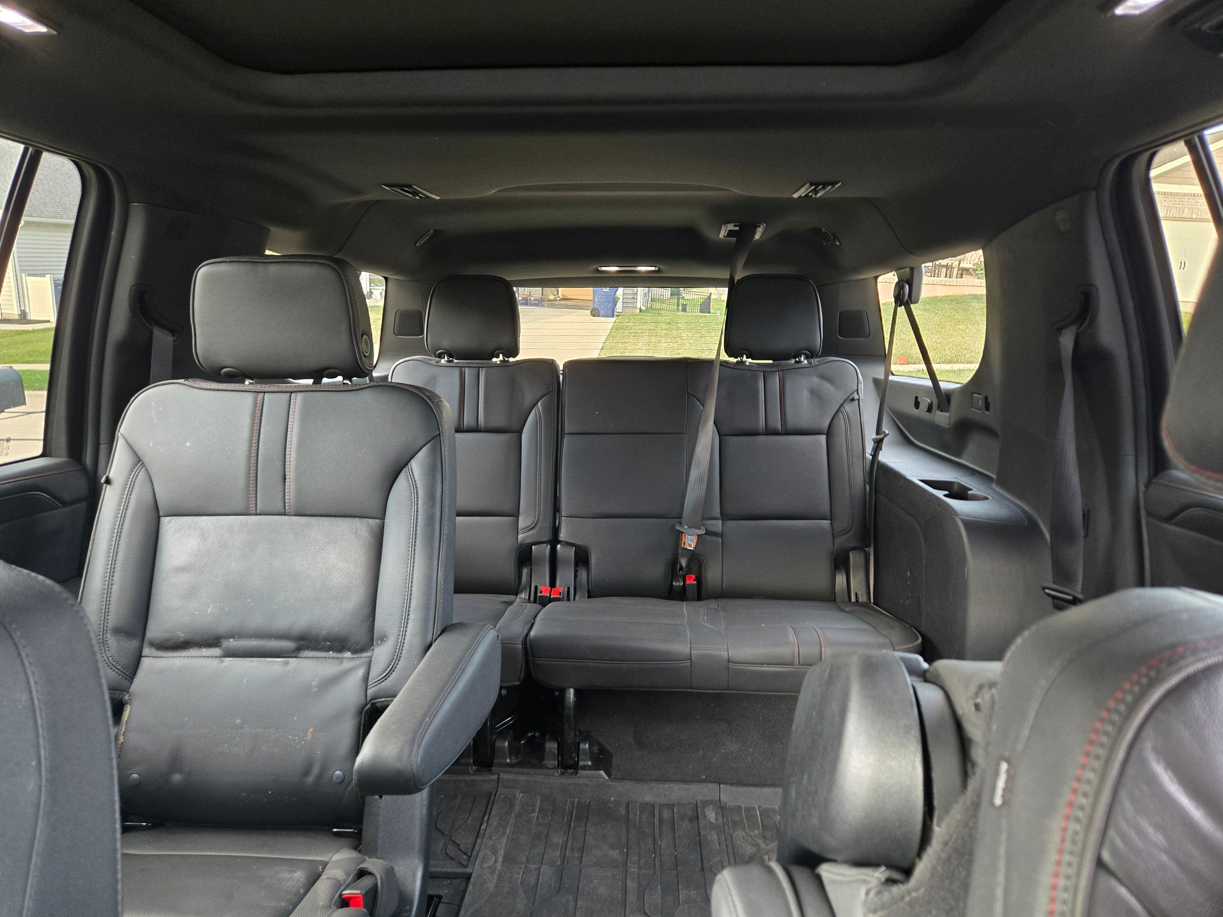 Used 2023 Chevrolet Suburban RST w/ Luxury Package AWD/4WD image 11