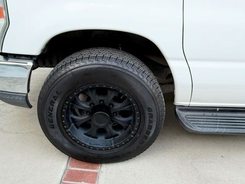 Used 2014 Ford E-150 and Econoline 150 Wagon image 11