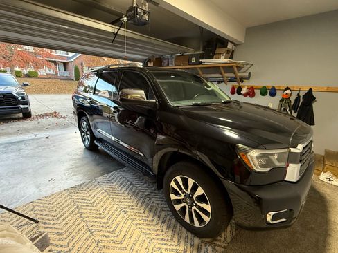 Used 2021 Toyota Sequoia Limited image 6