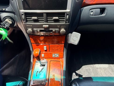 Used 2005 Lexus LS 430 RWD image 24