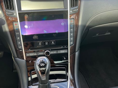 Used 2018 INFINITI Q50 Luxe w/ Essential Package (3.0T Luxe) image 11
