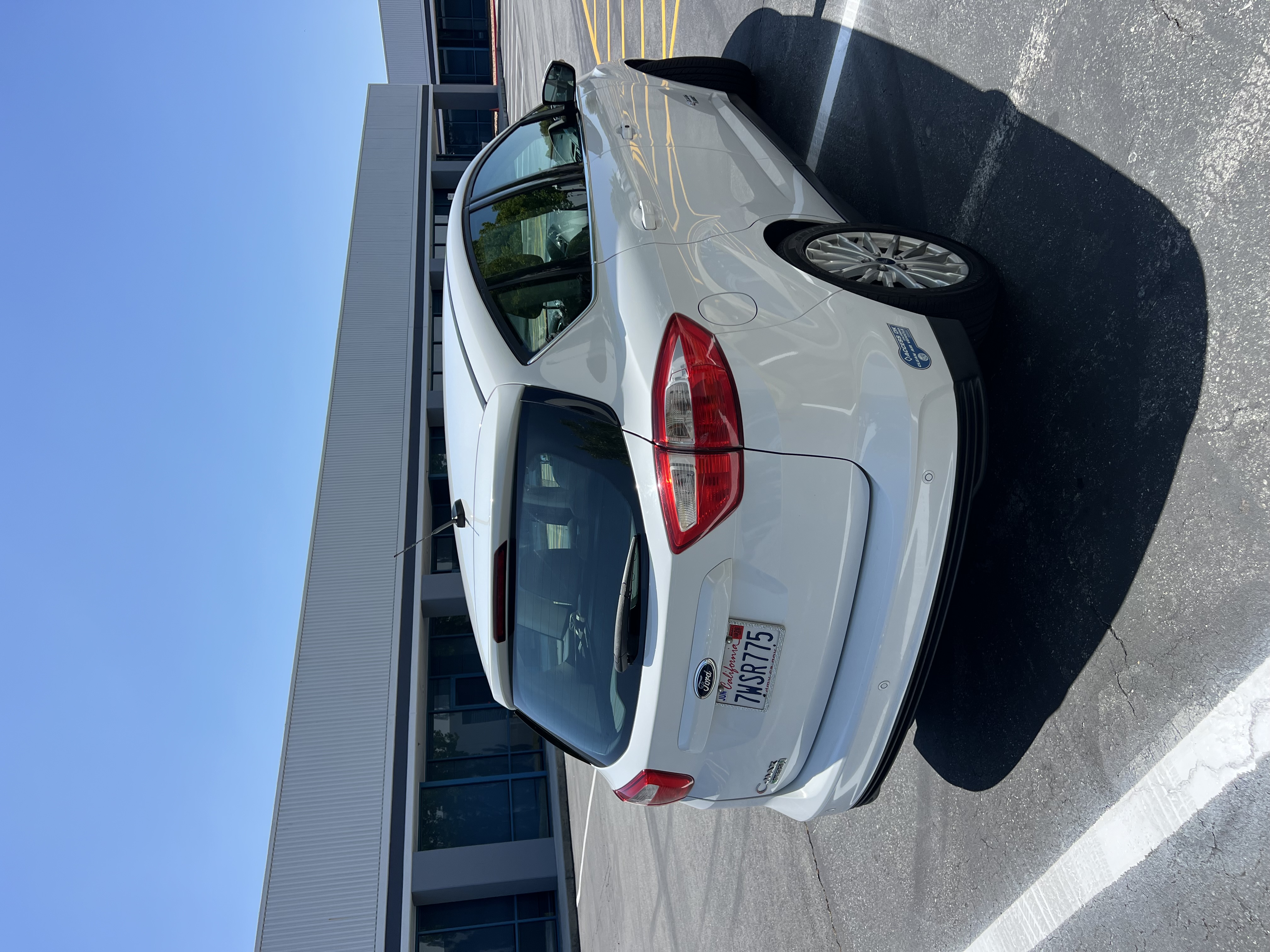 Used 2014 Ford C-MAX Energi SEL w/ Equipment Group 301A FWD image 4