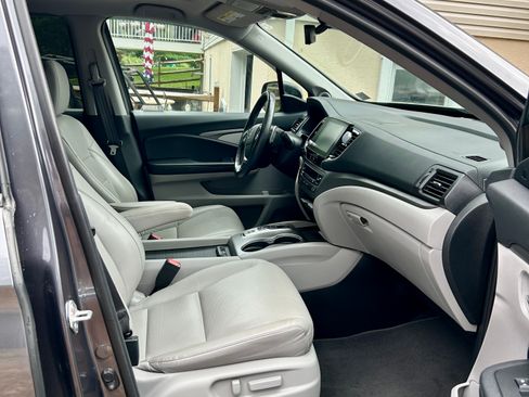 Used 2023 Honda Ridgeline RTL-E image 11