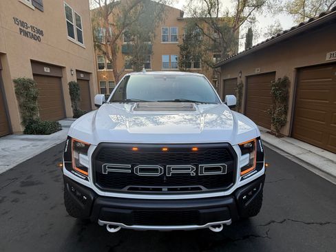 Used 2019 Ford F150 Raptor w/ Equipment Group 802A Luxury image 10