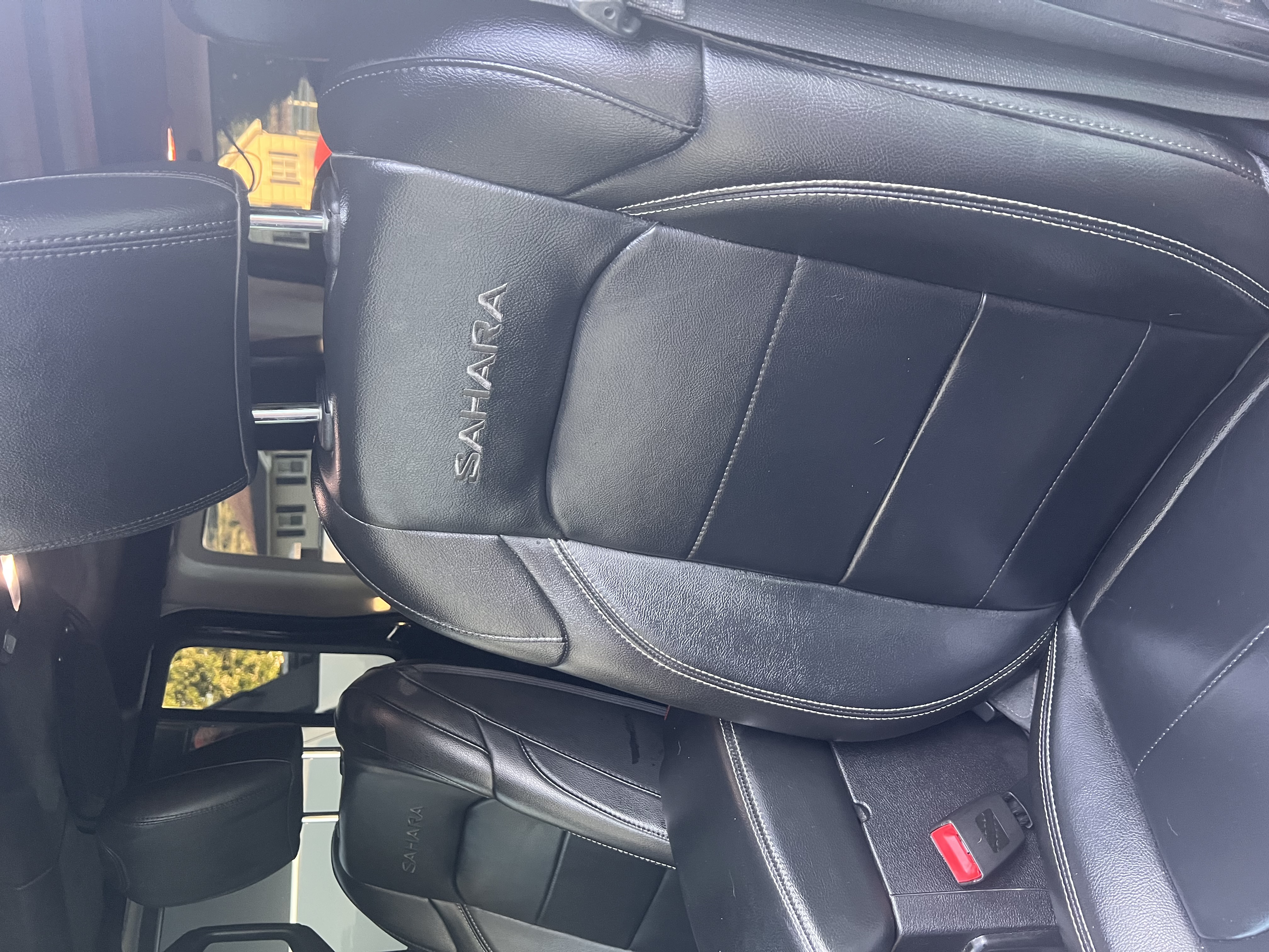 Used 2018 Jeep Wrangler Unlimited Sahara AWD/4WD image 19