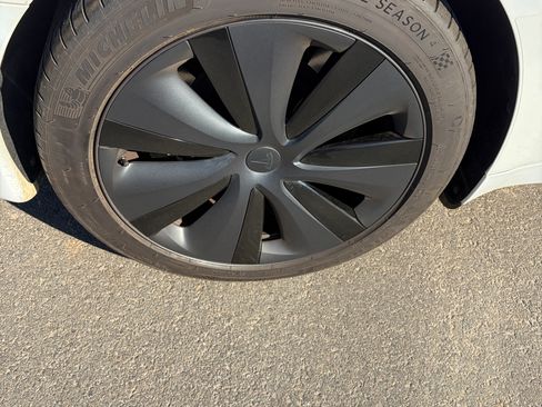 Used 2022 Tesla Model S Standard Range image 6