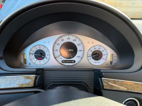 Used 2008 Mercedes-Benz E 350 Sedan image 17