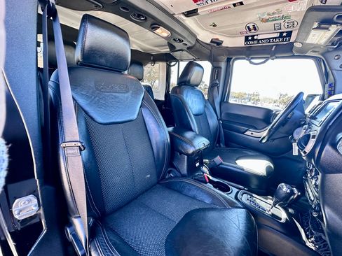 Used 2016 Jeep Wrangler Unlimited Sahara image 14