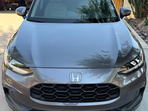 Used 2024 Honda HR-V LX image 2