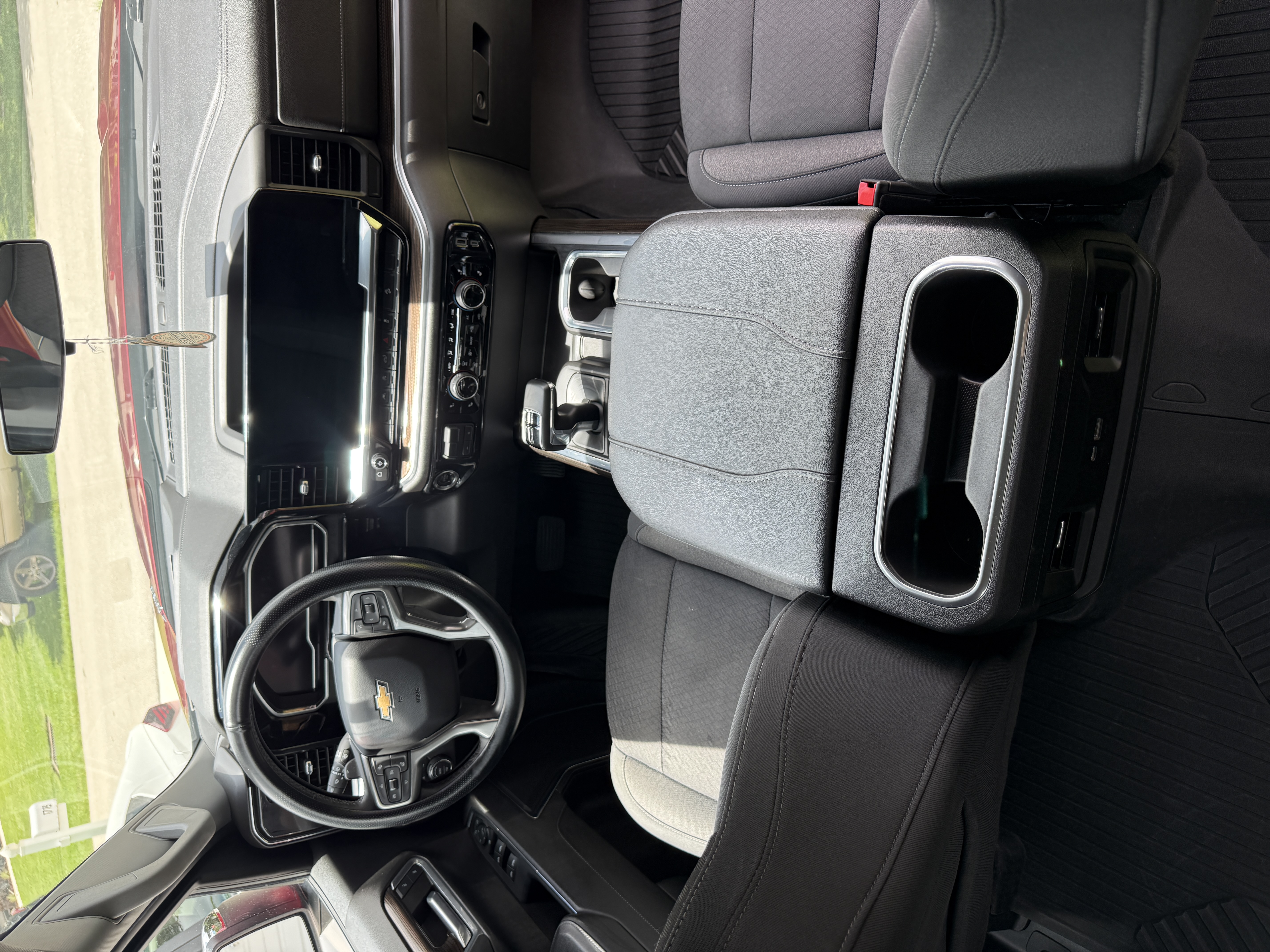 Used 2024 Chevrolet Silverado 1500 LT AWD/4WD image 24