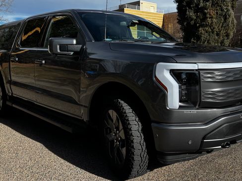 Used 2022 Ford F150 Lightning Lariat w/ Equipment Group 511A High image 4