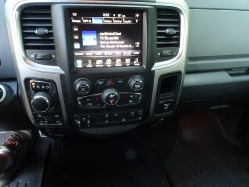Used 2015 RAM 1500 Big Horn AWD/4WD image 18