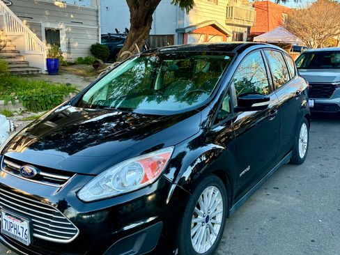 Used 2016 Ford C-MAX SE w/ Equipment Group 202A image 2