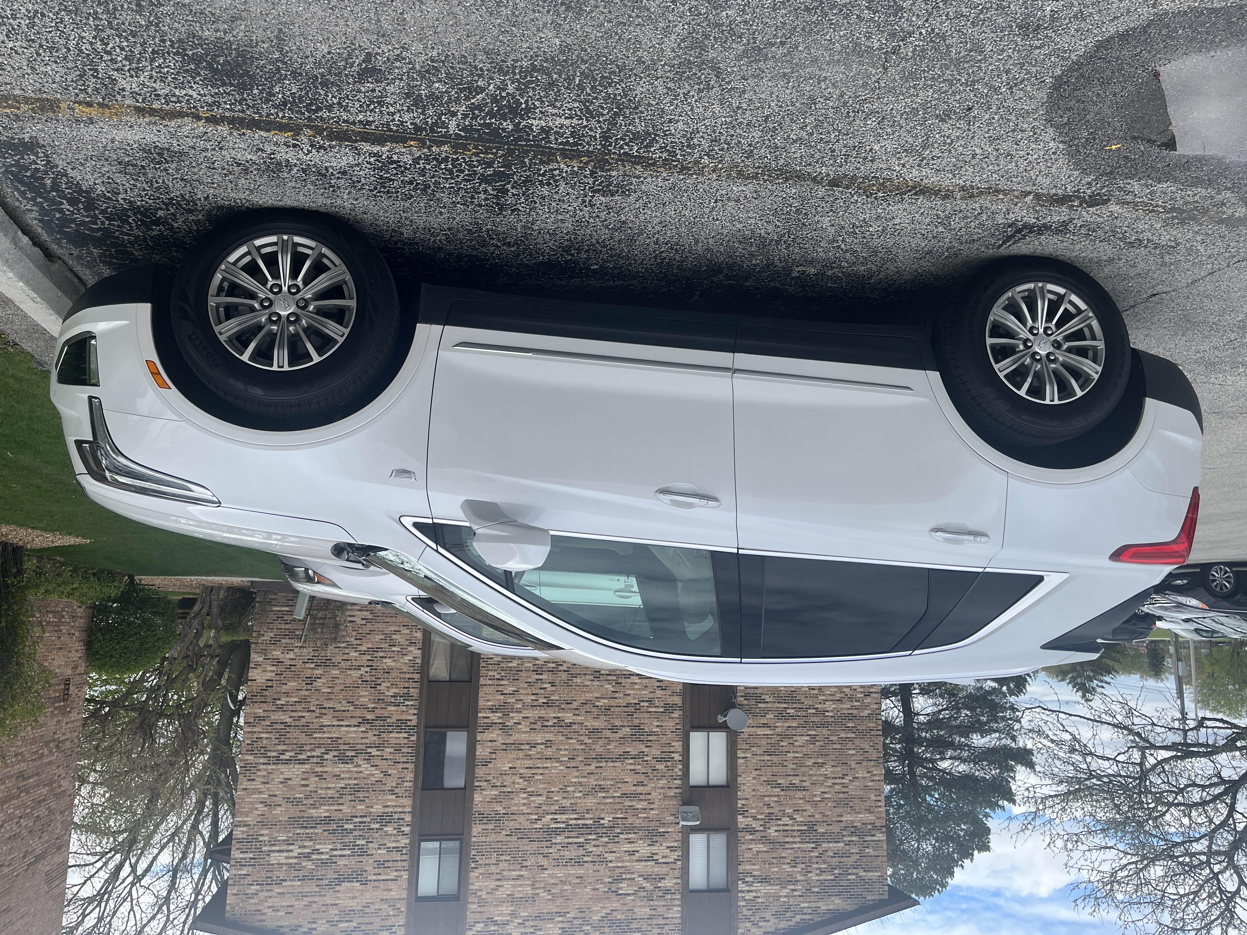 Used 2019 Cadillac XT5 Luxury FWD image 1