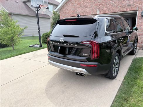 Used 2020 Kia Telluride S FWD image 2