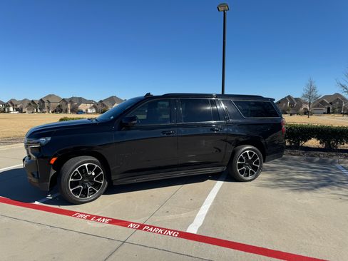 Used 2022 Chevrolet Suburban RST w/ Luxury Package image 1