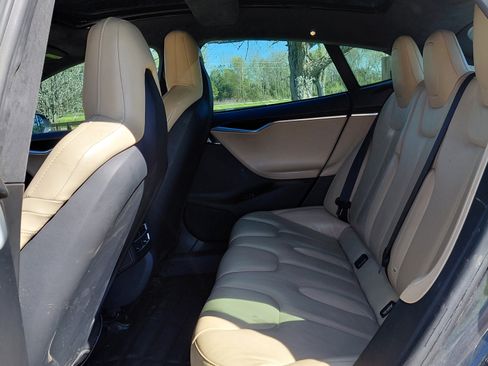 Used 2016 Tesla Model S 90D image 17