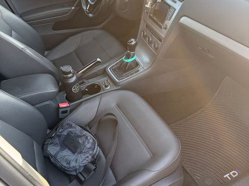 Used 2015 Volkswagen Golf TDI S image 9