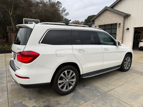 Used 2015 Mercedes-Benz GL 320 BlueTEC 4MATIC image 8