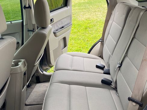 Used 2010 Ford Escape XLT image 10