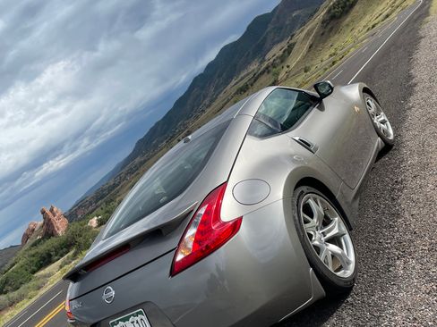 Used 2010 Nissan 370Z Touring w/ Sport Pkg RWD image 10