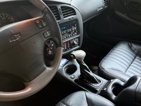 Used 2002 Chevrolet Monte Carlo SS w/ Pace Car Replica Pkg image 12