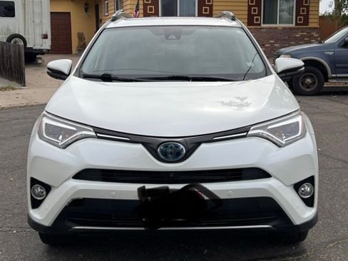 Used 2018 Toyota RAV4 Limited image 2
