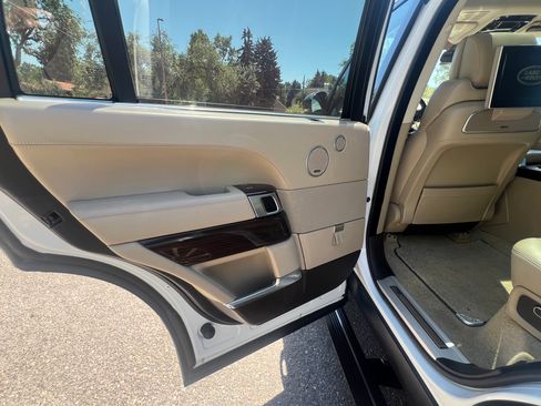 Used 2014 Land Rover Range Rover Long Wheelbase Autobiography image 12