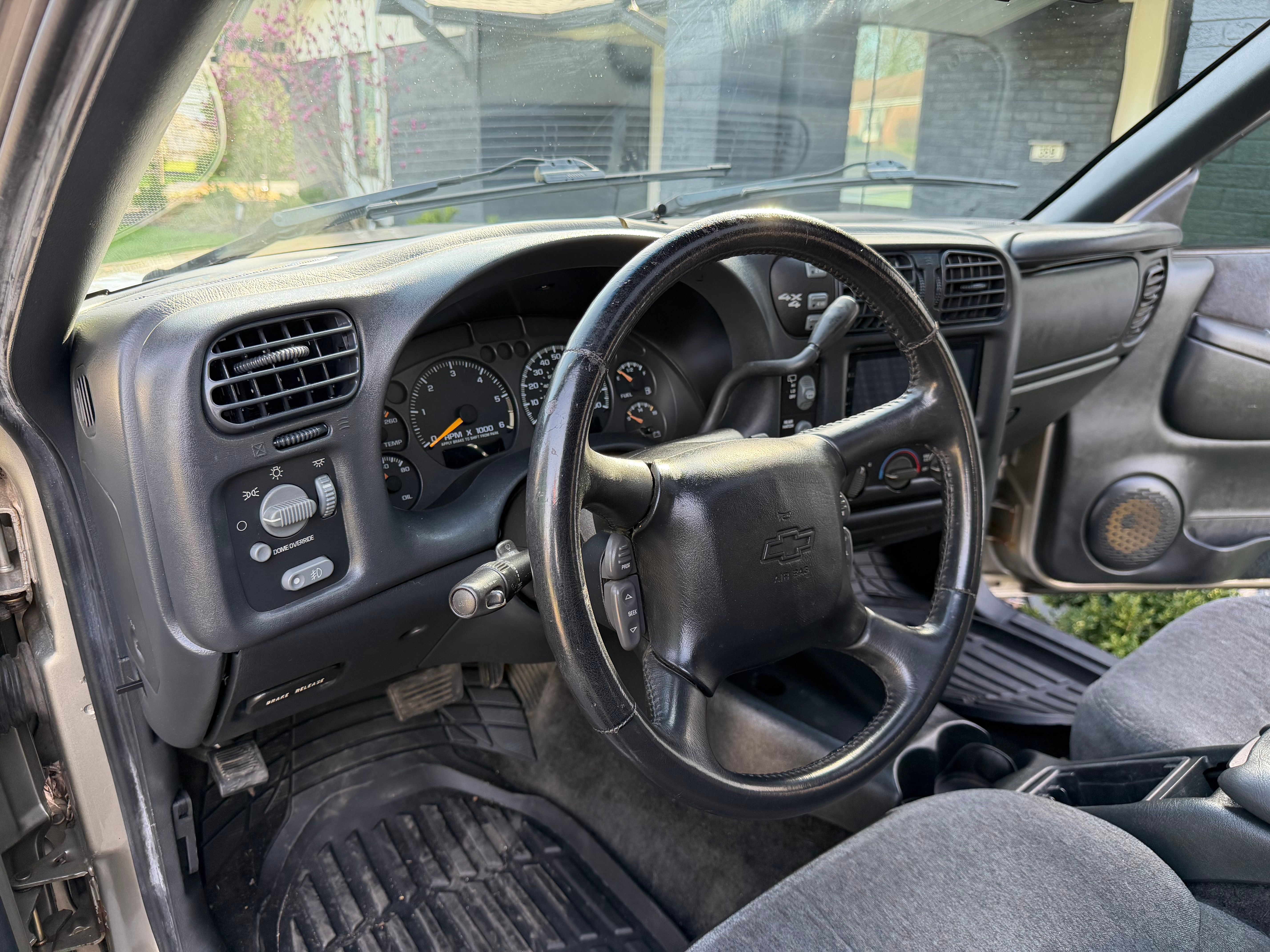 Used 2000 Chevrolet Blazer LS w/ LS Preferred Equipment Group AWD/4WD image 13