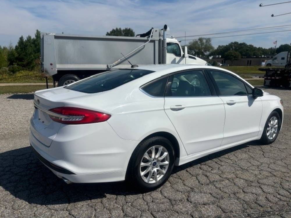 Used 2017 Ford Fusion S FWD image 9